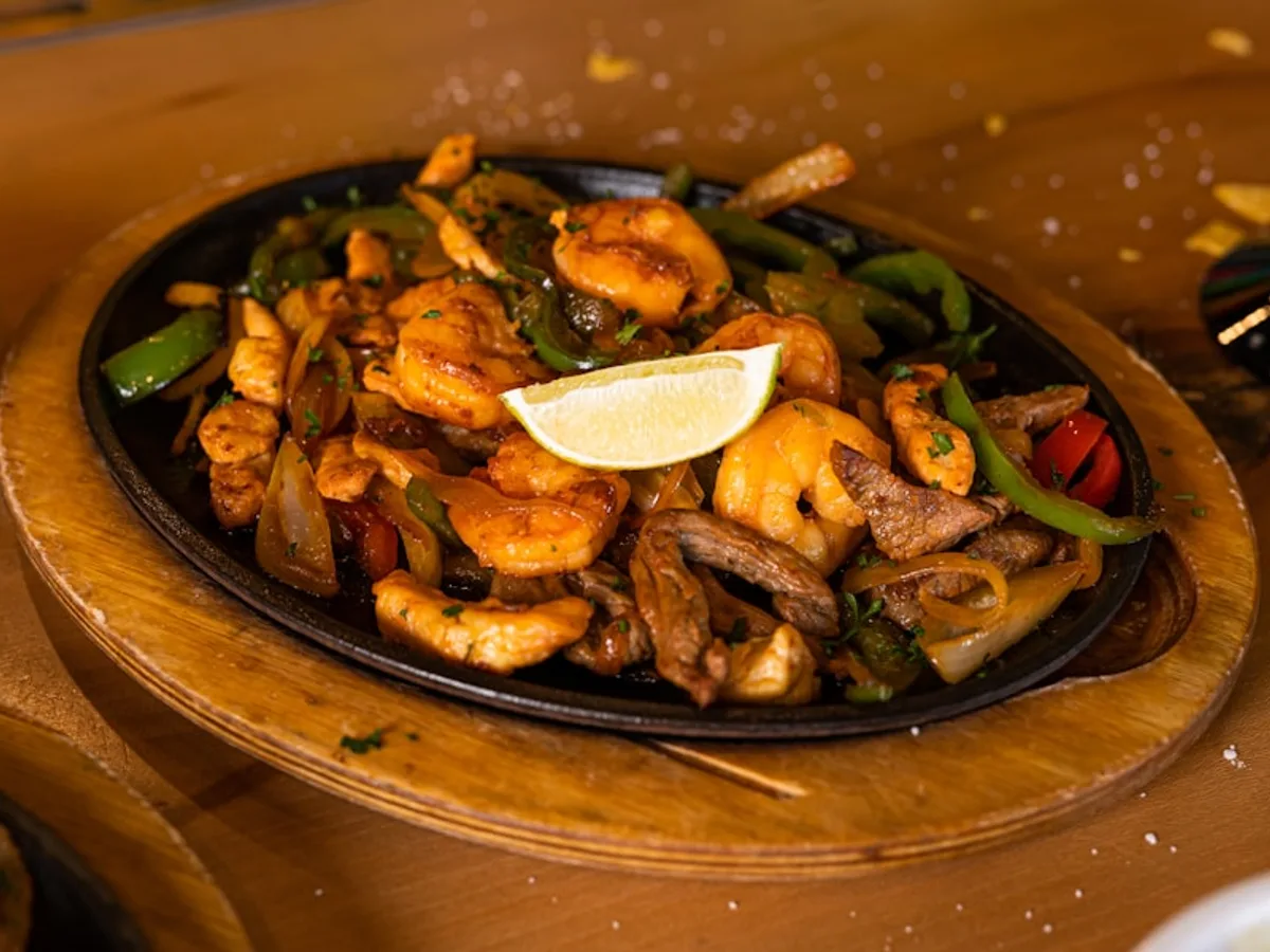 Sizzling Sirloin Steak Fajitas