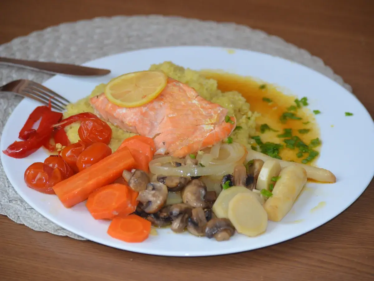 Zalm uit de oven met groenten